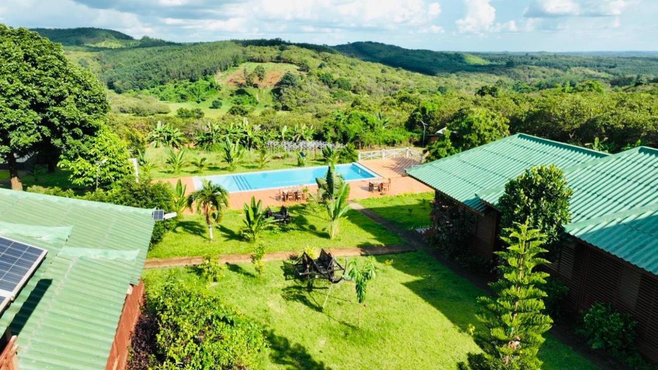 Ratanakiri Paradise Hotel & Restaurant Banlung Exterior photo