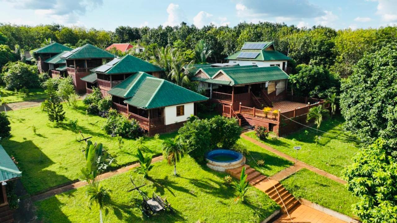 Ratanakiri Paradise Hotel & Restaurant Banlung Exterior photo