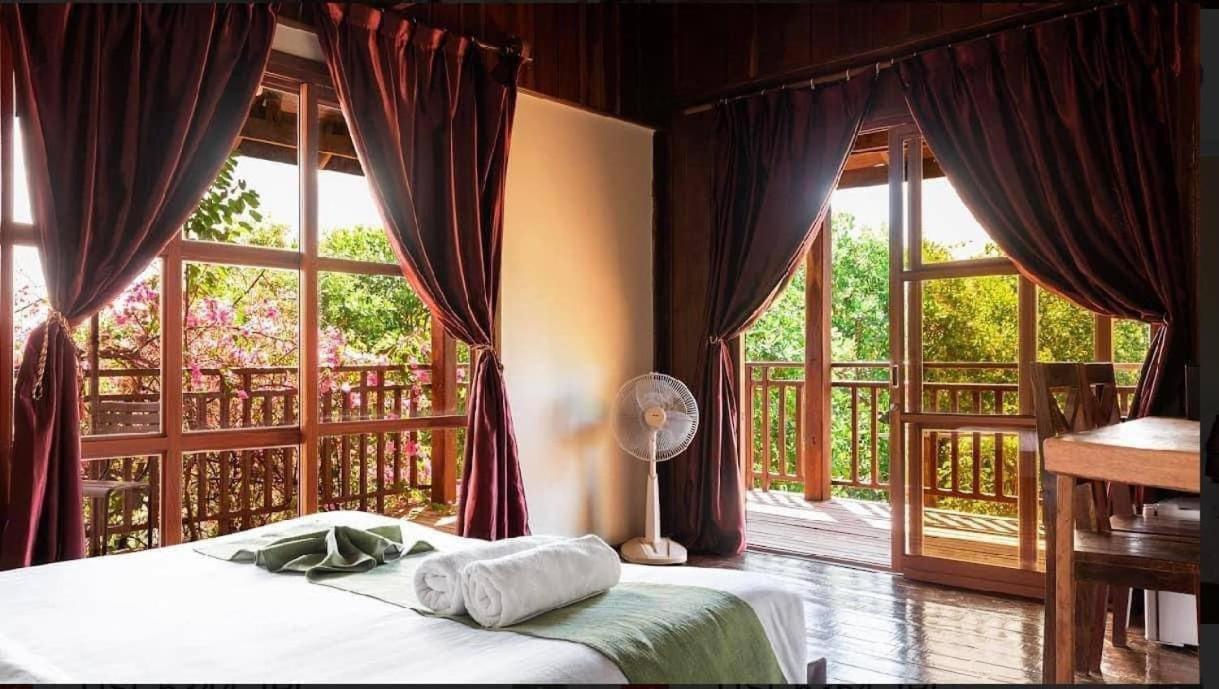 Ratanakiri Paradise Hotel & Restaurant Banlung Exterior photo
