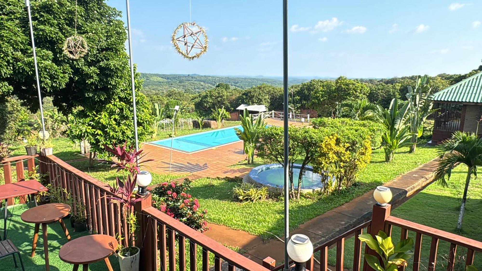 Ratanakiri Paradise Hotel & Restaurant Banlung Exterior photo