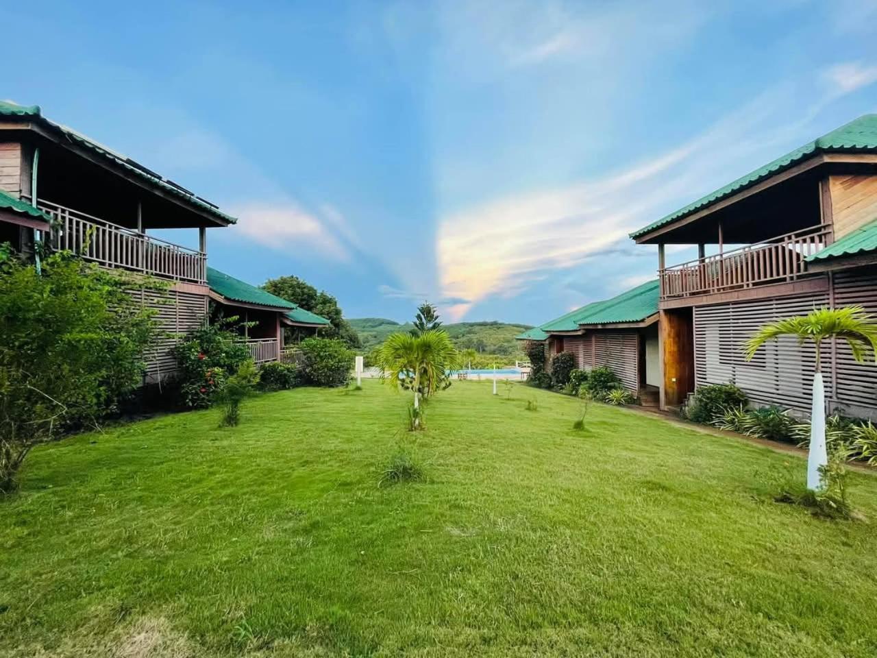 Ratanakiri Paradise Hotel & Restaurant Banlung Exterior photo