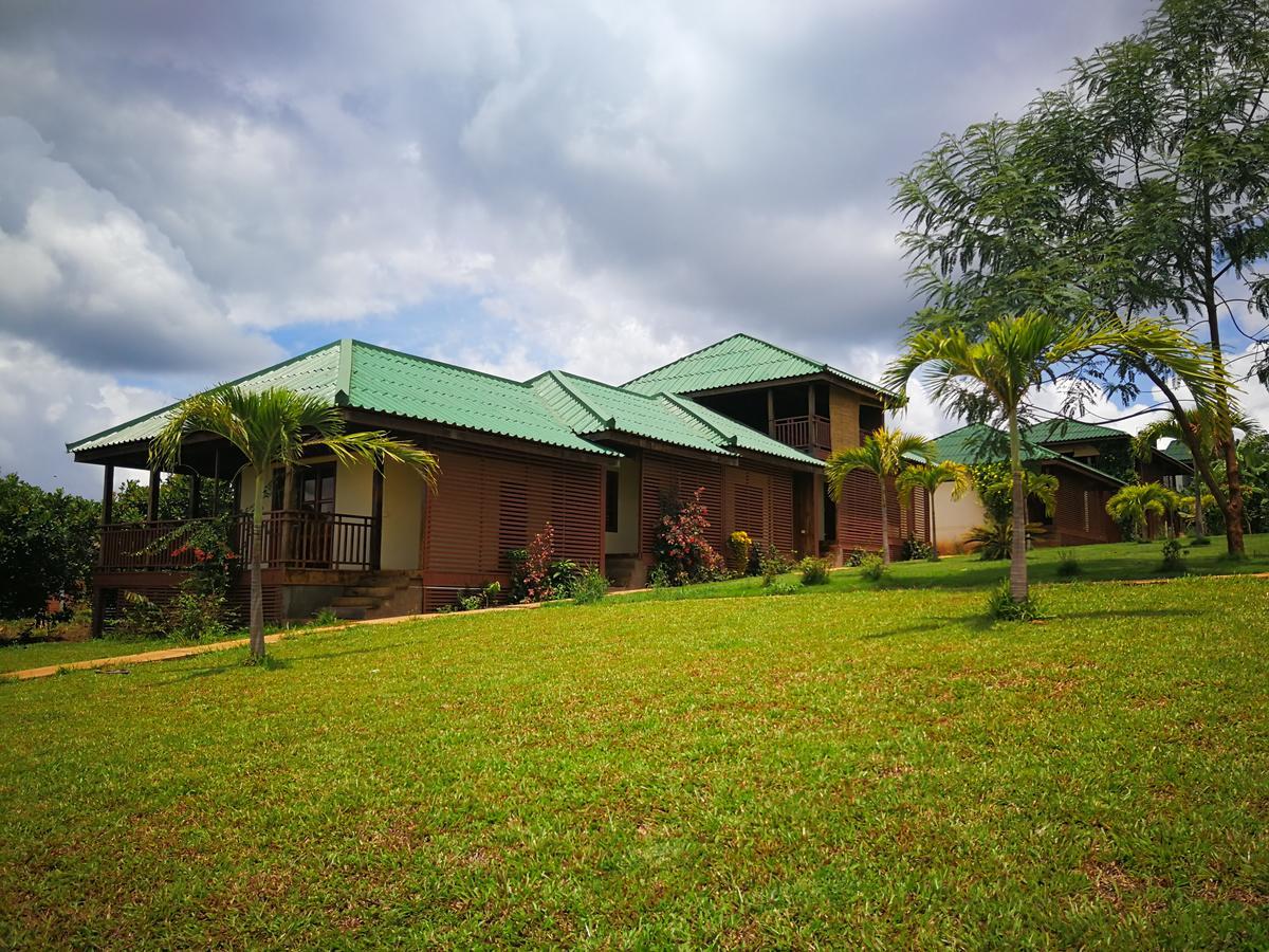Ratanakiri Paradise Hotel & Restaurant Banlung Exterior photo