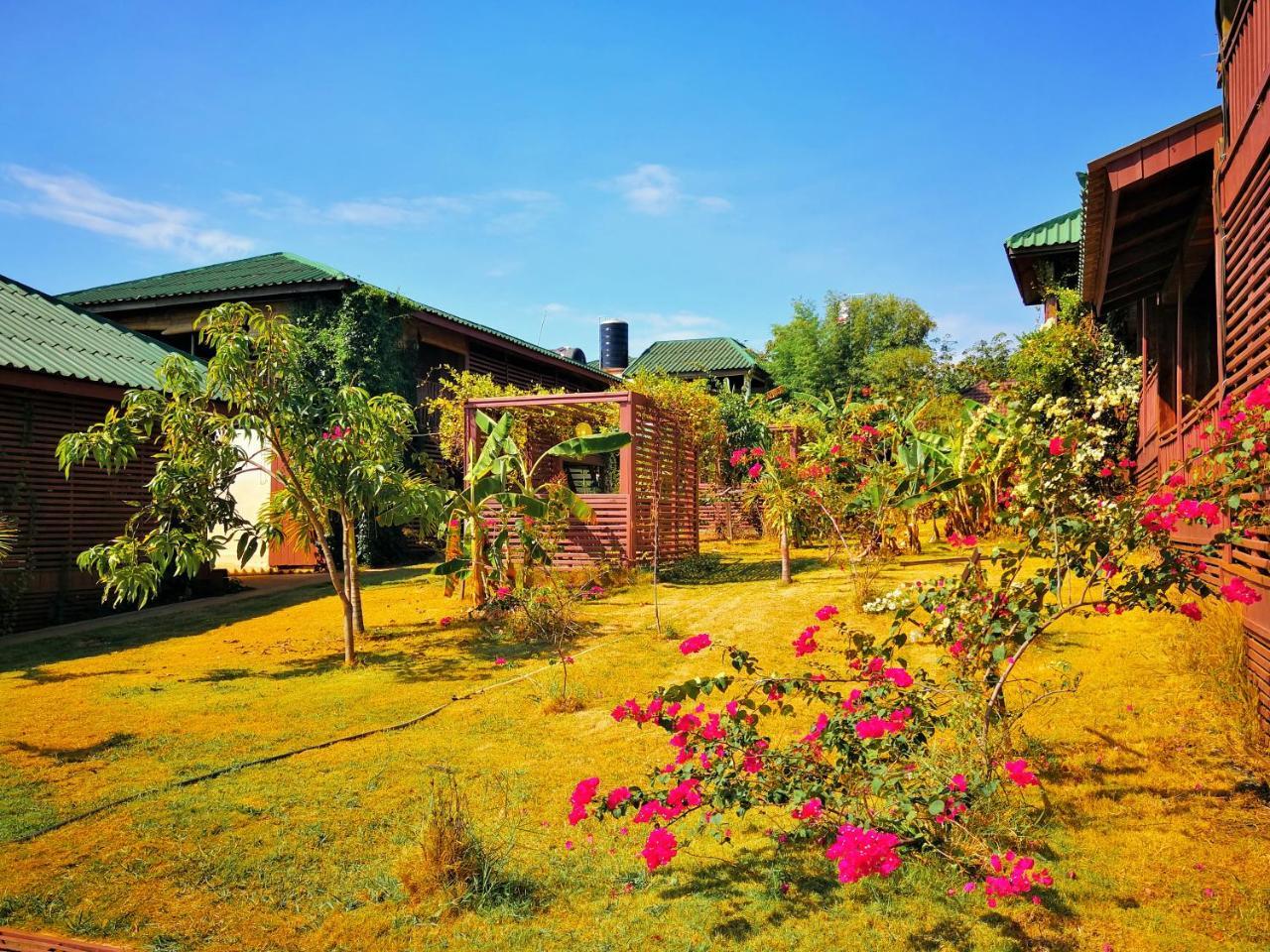 Ratanakiri Paradise Hotel & Restaurant Banlung Exterior photo