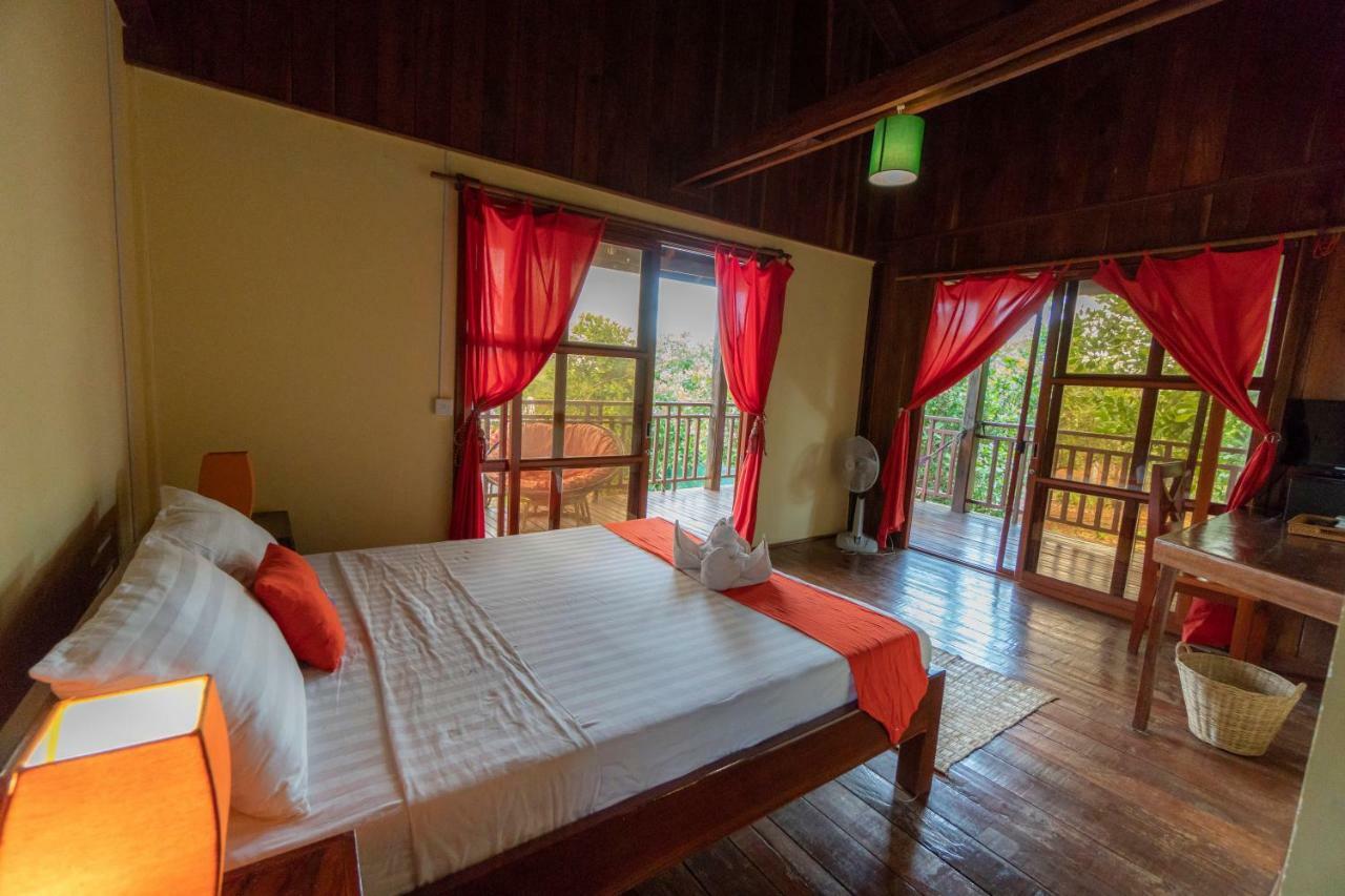 Ratanakiri Paradise Hotel & Restaurant Banlung Exterior photo